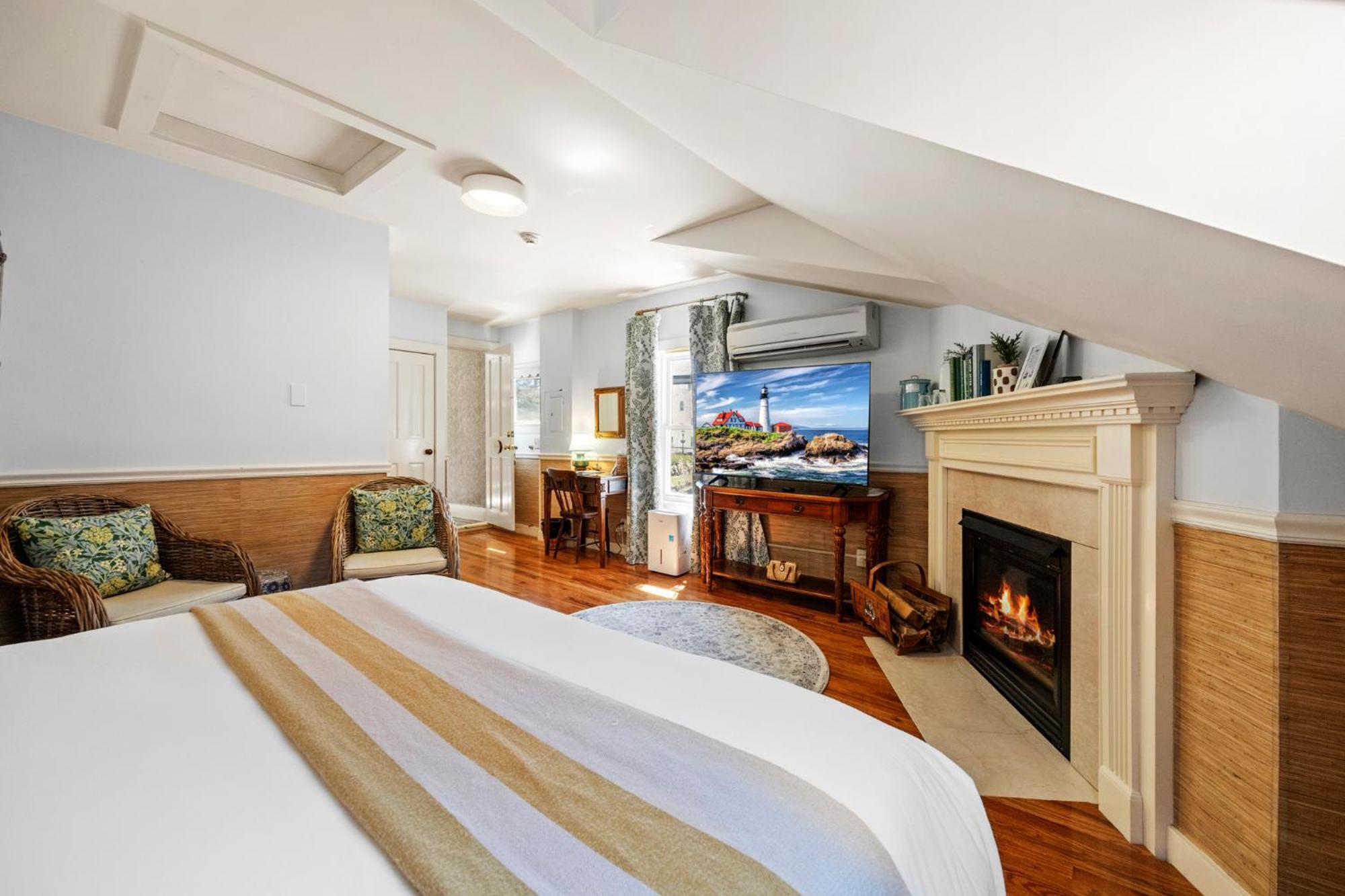 Hartstone Inn Камдън Екстериор снимка